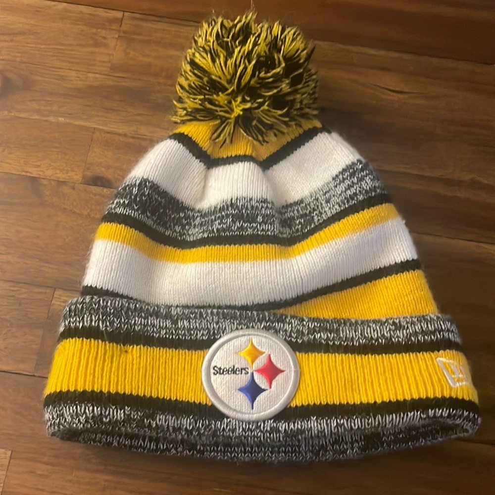 Youth tossle hat